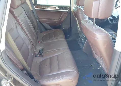 2012 Volkswagen Touareg Tdi Lux z USA, uszkodzony, nr VIN WVGEK9BP5CD009753